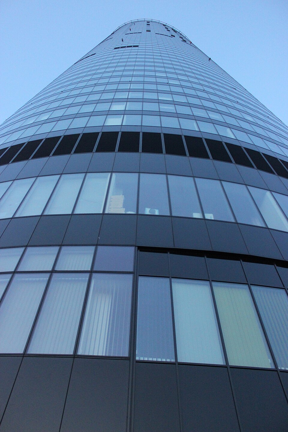 Sky Tower we Wrocławiu. Michu17 / Wikimedia Commons, CC BY 3.0; zdjęcie ilustracyjne.
