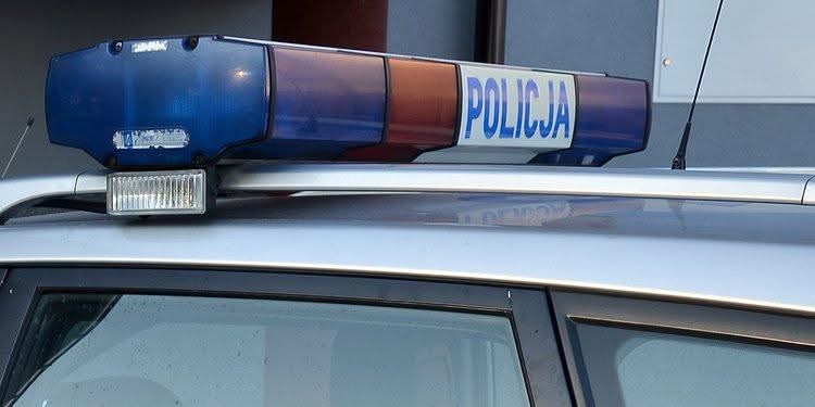Radiowóz Policji. Zdjęcie do informacji o zakończeniu poszukiwań Klaudii Bartos.