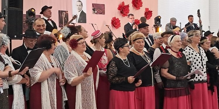 Siemkowice: finał projektu „Mieczysław Fogg – głos epoki” połączył pokolenia