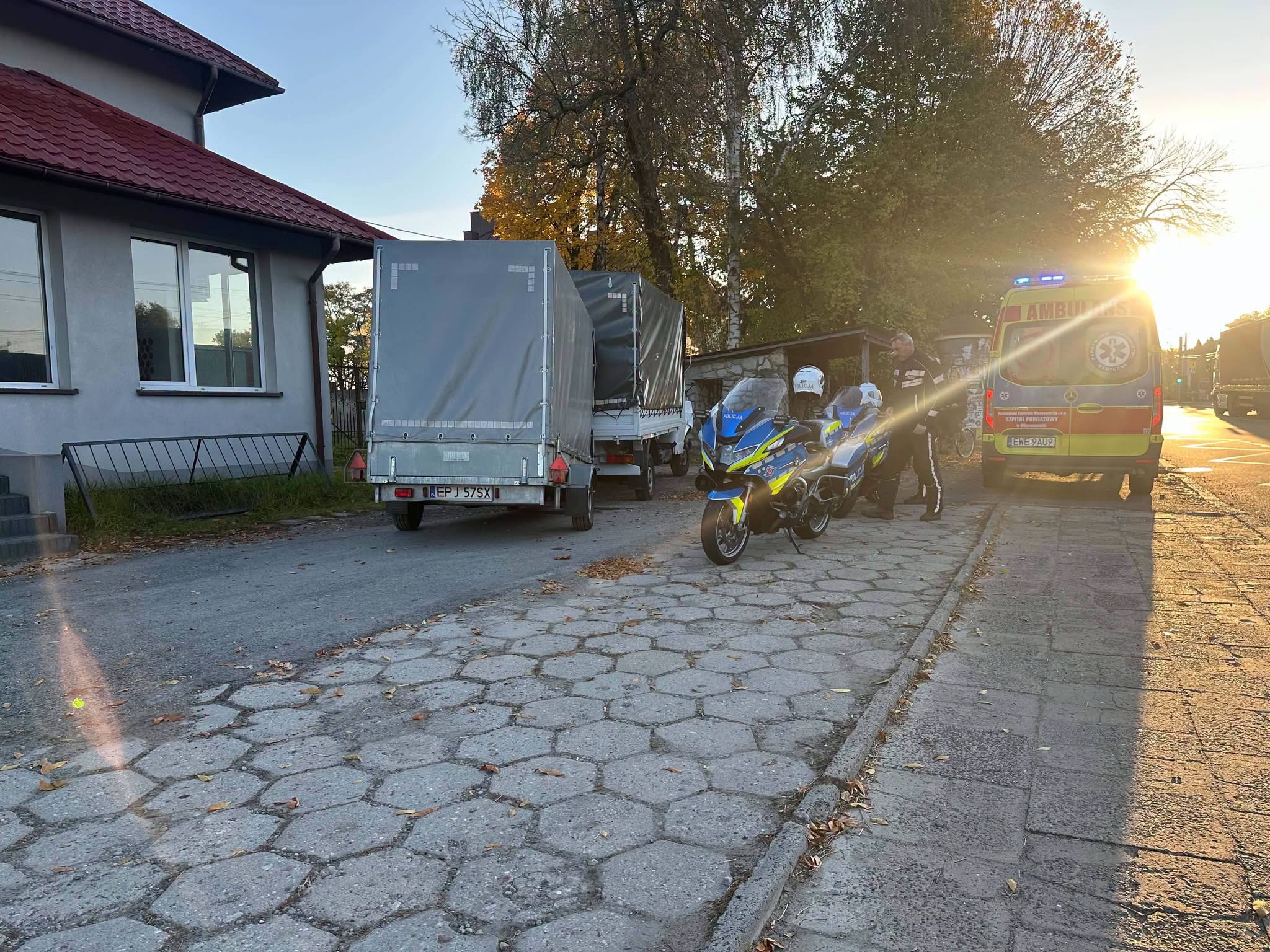 Działania służb przy zdarzeniu drogowym w Białej Parceli.