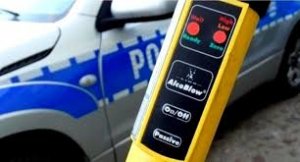 Grafika ilustrująca aktualność: Dzietrzniki: kierowca miał 2,6 promila. Stracił prawo jazdy