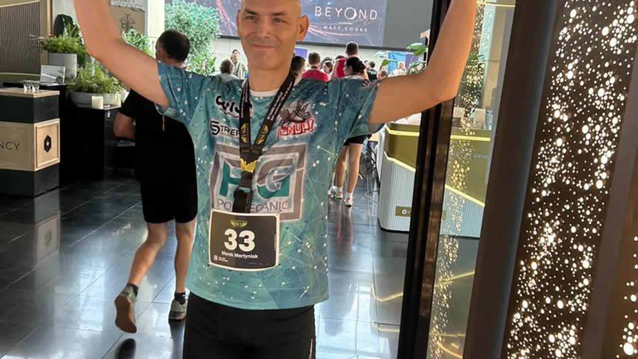 Marek Martyniak pobiegł po schodach w Barcelonie