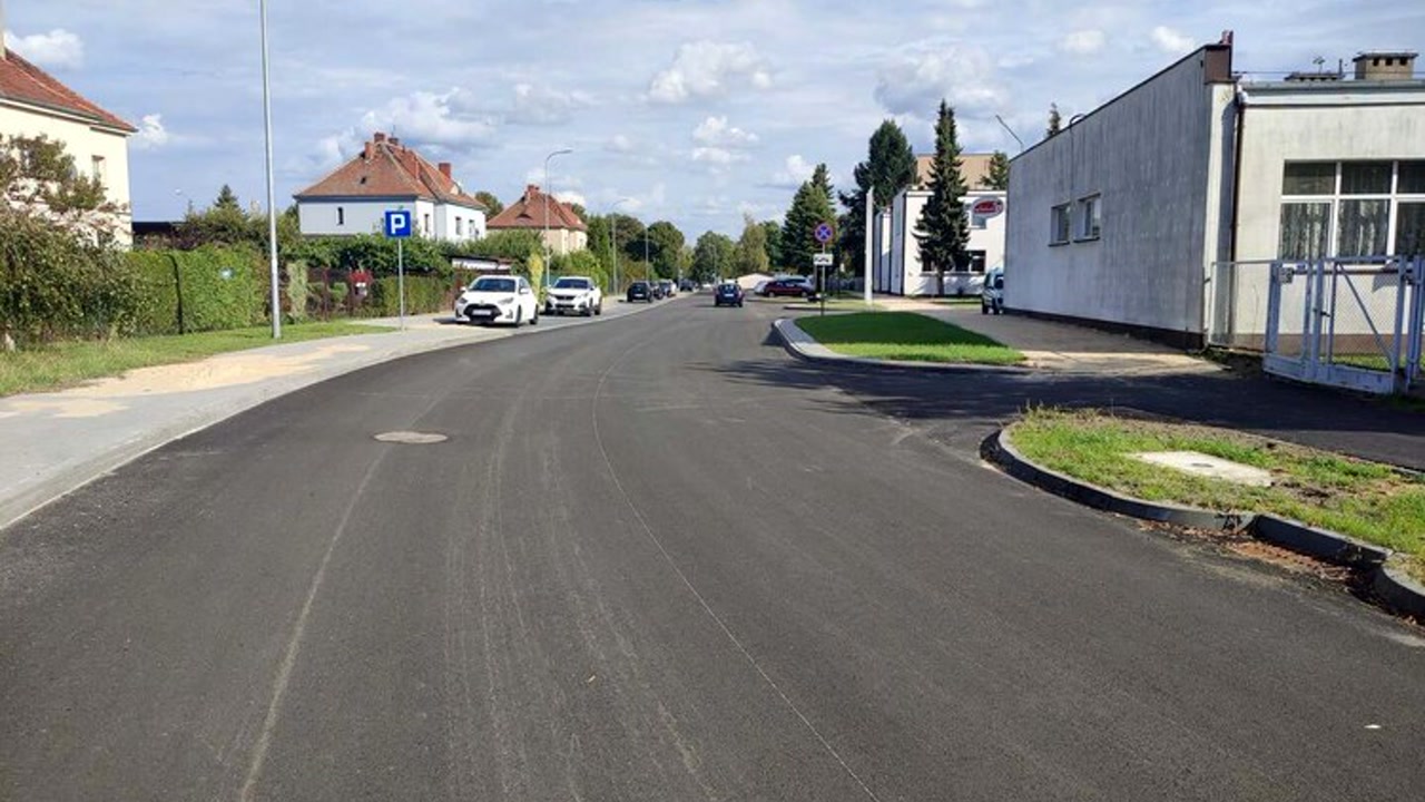 Ulica Kolejowa w Wieluniu na finiszu. Droga jest już w pełni przejezdna