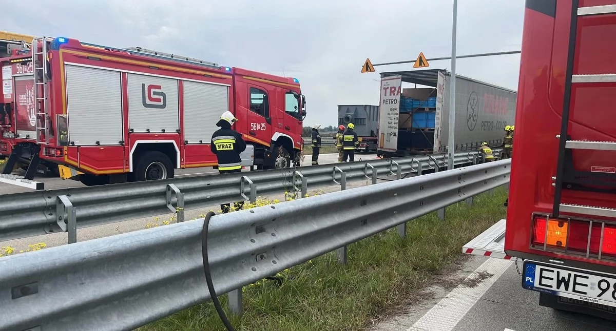 Grafika do informacji: S8 w rejonie Rysia: pożar samochodu ciężarowego