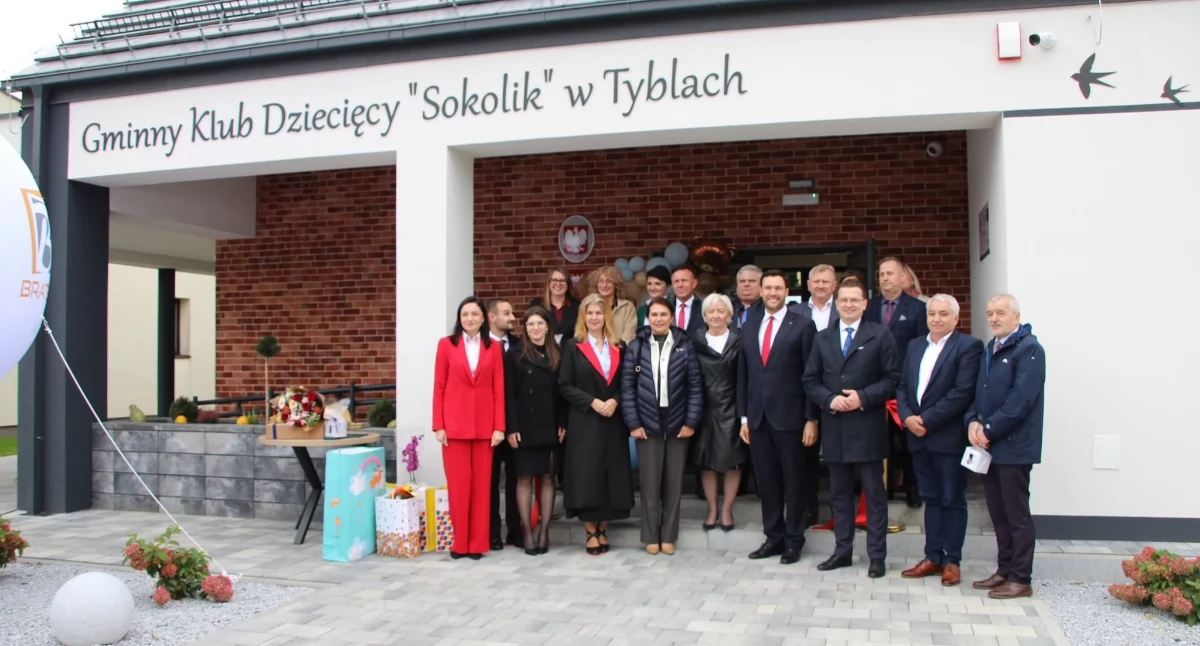 Grafika do informacji: Tyble: otwarto Klub Dziecięcy „Sokolik”