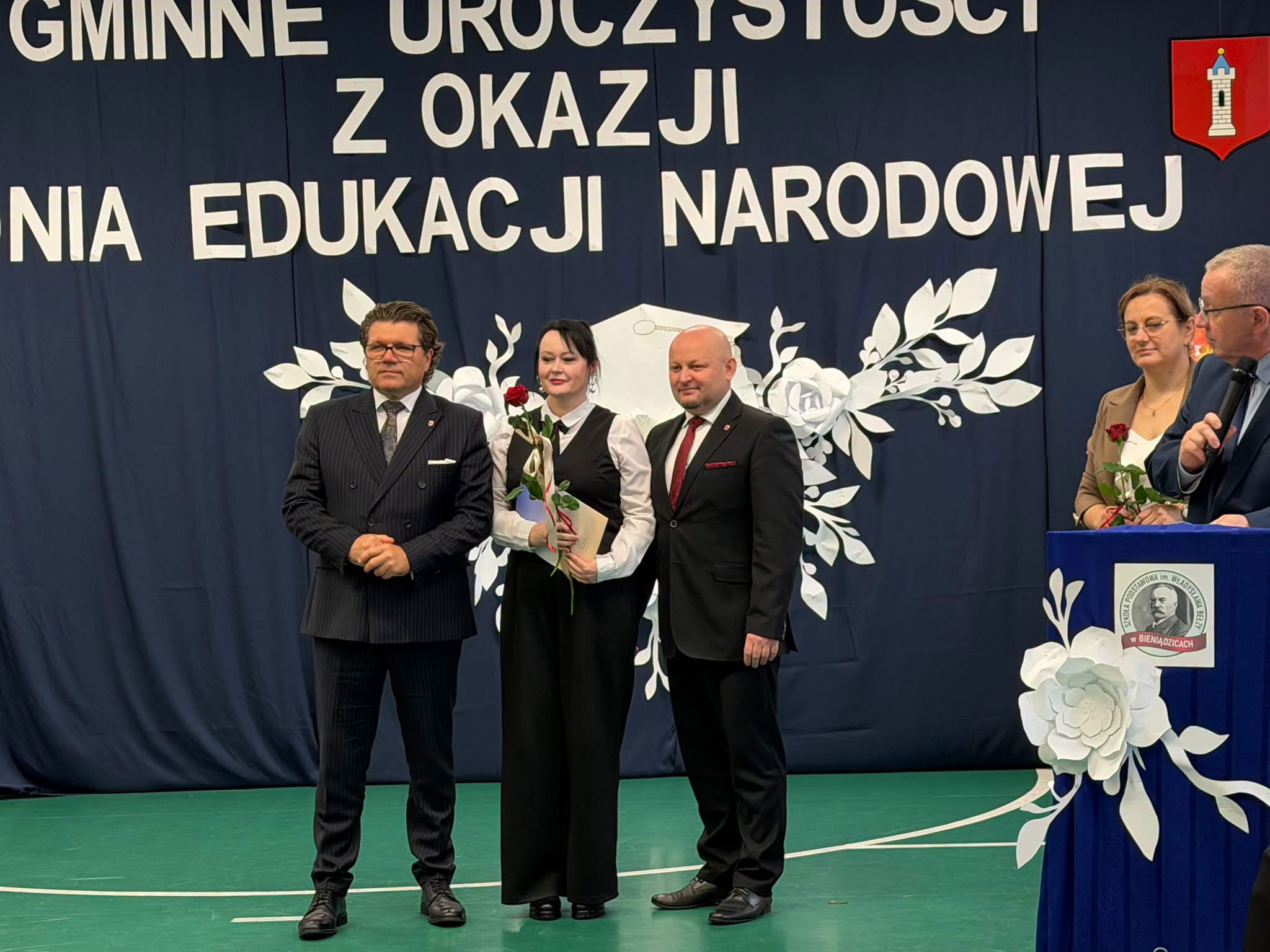 Uroczystość związana z przyznaniem Nagrody Burmistrza Wielunia Joannie Rozmarynowskiej.