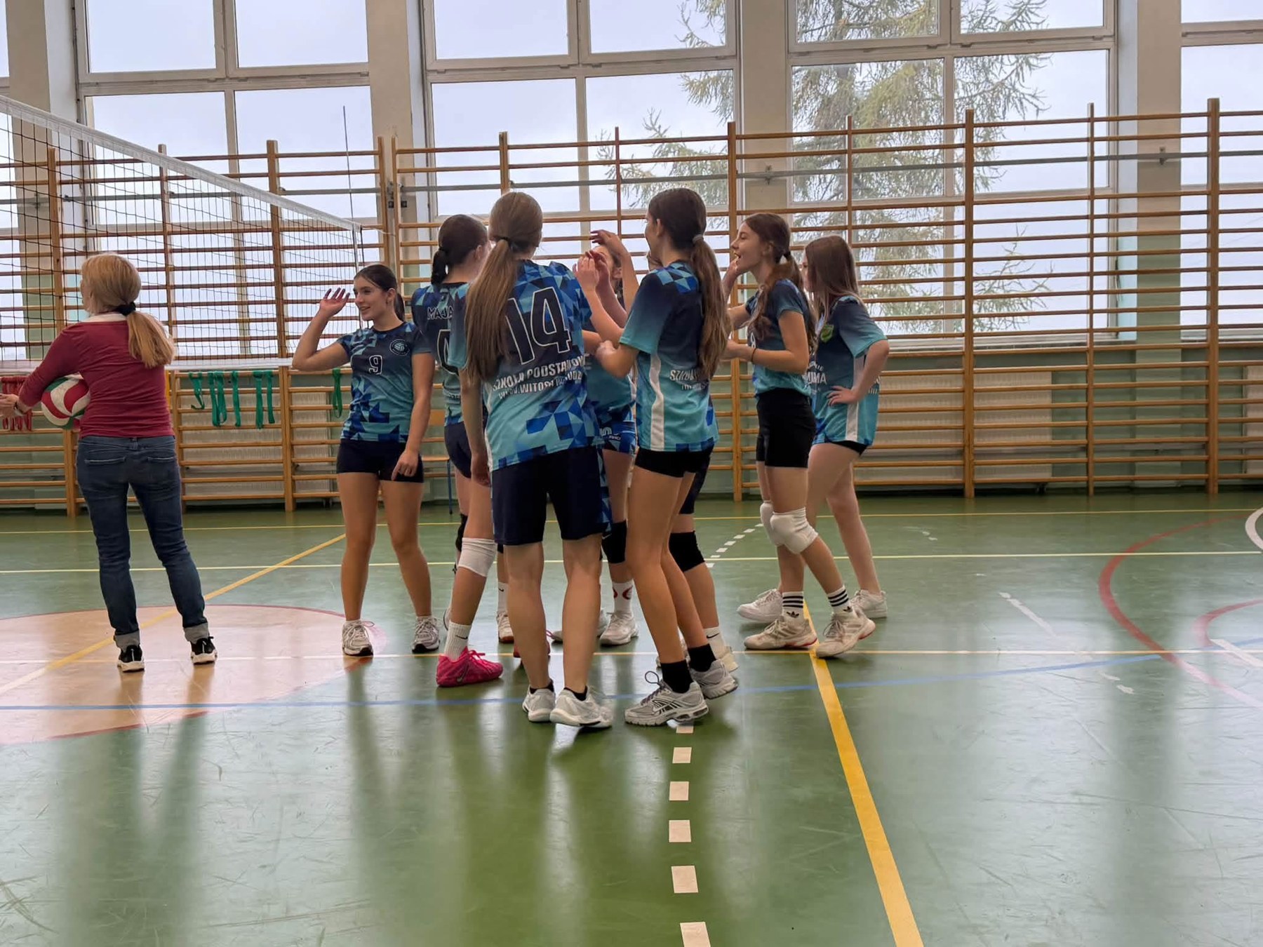 Mistrzostwa Gminy Wieluń w piłce siatkowej dziewcząt IMS 2026/2027, reprezentacja Szkoły Podstawowej w Rudzie. Fotografia 12. Źródło: SP w Rudzie.