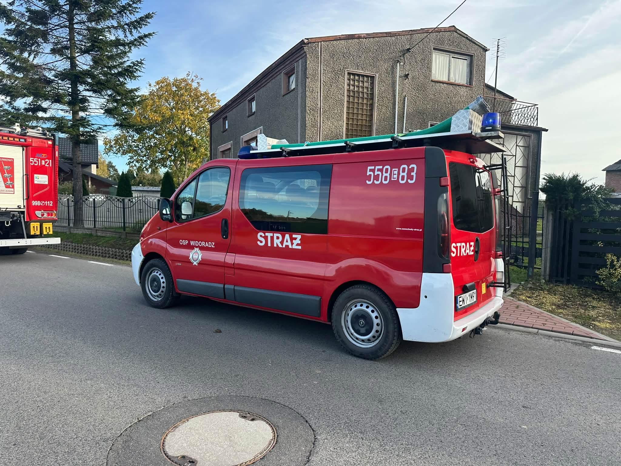 Samochód OSP Widoradz na miejscu zdarzenia.