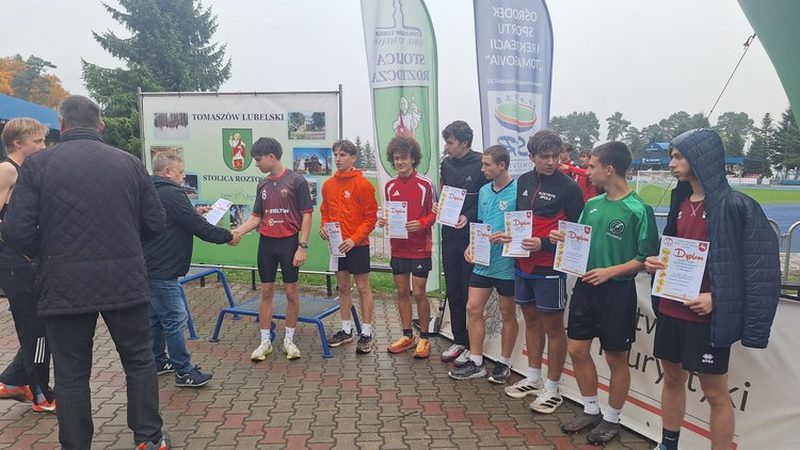 Sztafeta II LO w Wieluniu — fot. SZS w Wieluniu