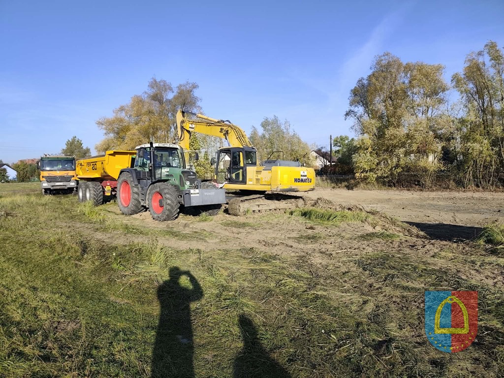 Zdjęcie: Gmina Czarnożyły. Renowacja zbiornika wodnego w Łagiewnikach. Trwają prace