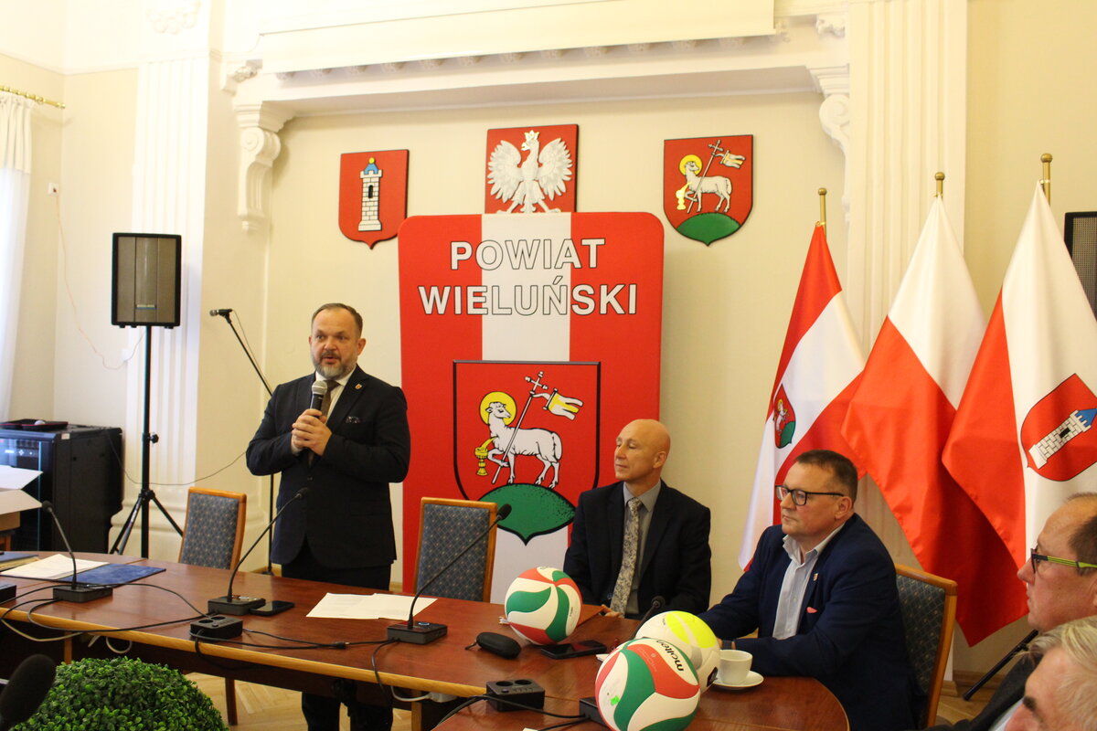 Zdjęcie: Starostwo Powiatowe w Wieluniu. Podsumowano szkolne współzawodnictwo sportowe w powiecie wieluńskim