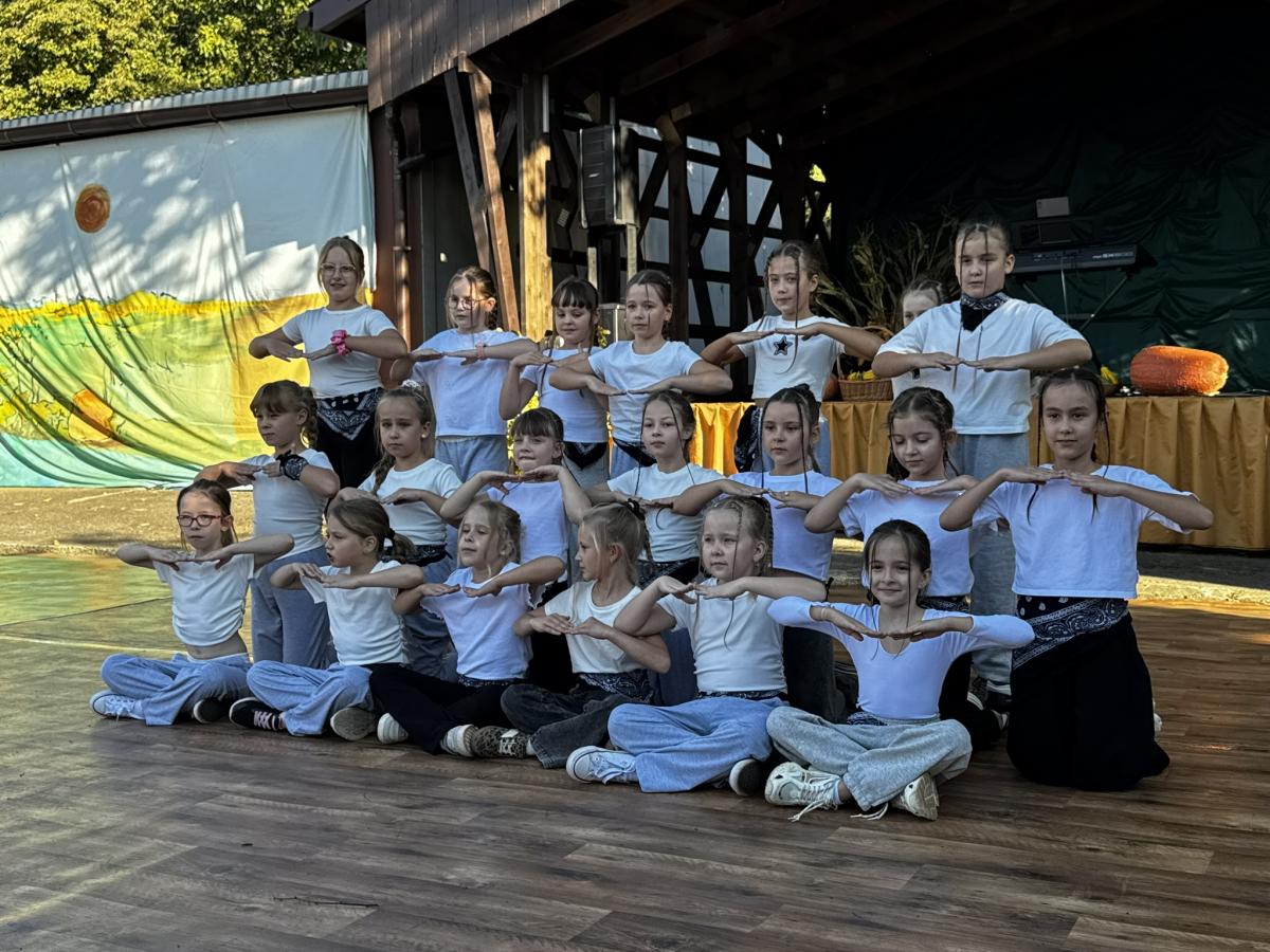 Jesienny piknik w PMDKiS w Wieluniu - zdjecie 1.
