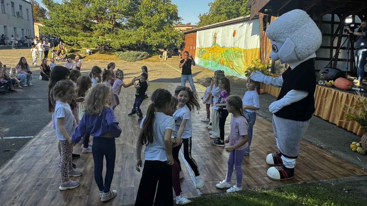 Jesienny piknik w PMDKiS w Wieluniu - zdjecie 19.