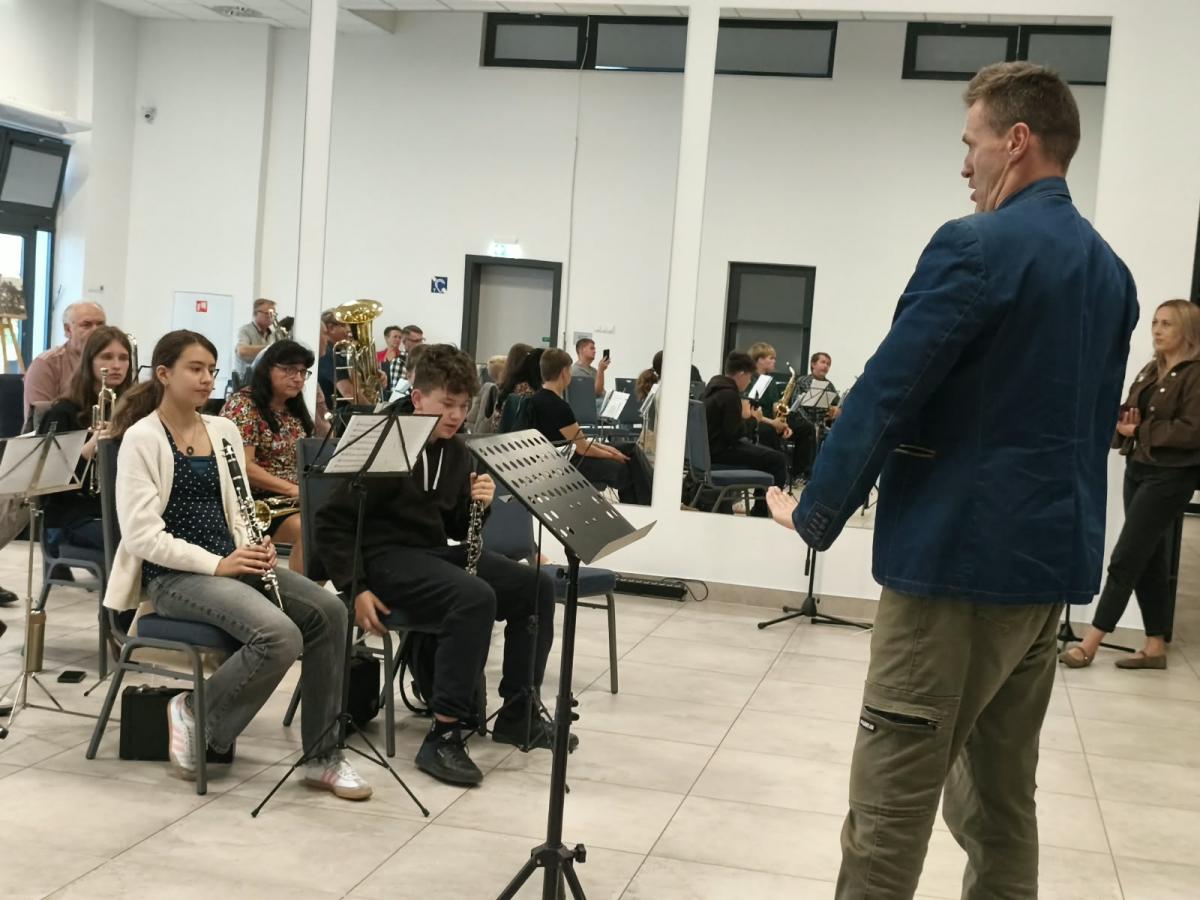 Próba Orkiestry Dętej OSP Wierzchlas z płk. dr. Mariuszem Dziubkiem - zdjecie 22.