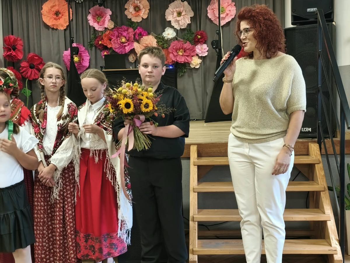 Jubileusz 50-lecia Ludowego Zespołu Śpiewaczego Ostrowiacy - zdjecie 16.