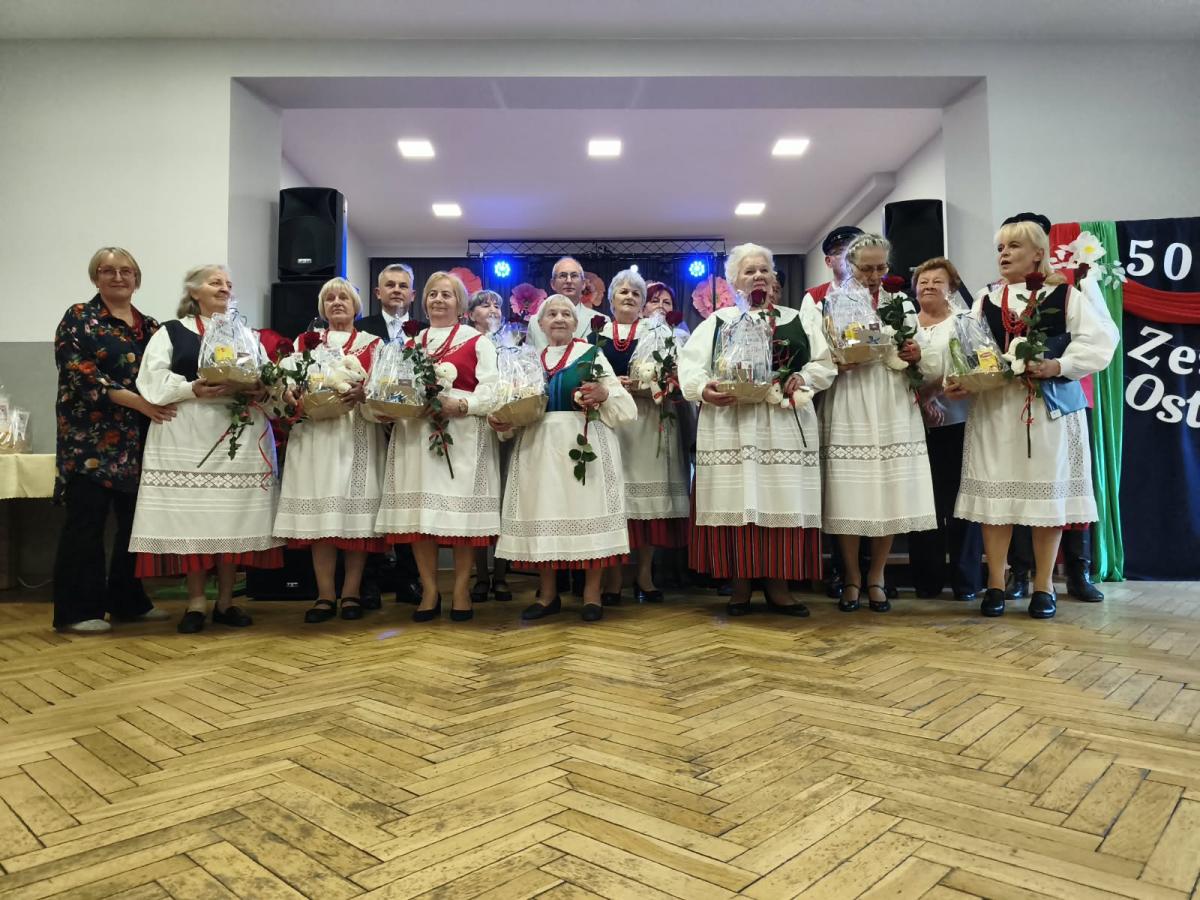 Jubileusz 50-lecia Ludowego Zespołu Śpiewaczego Ostrowiacy - zdjecie 57.