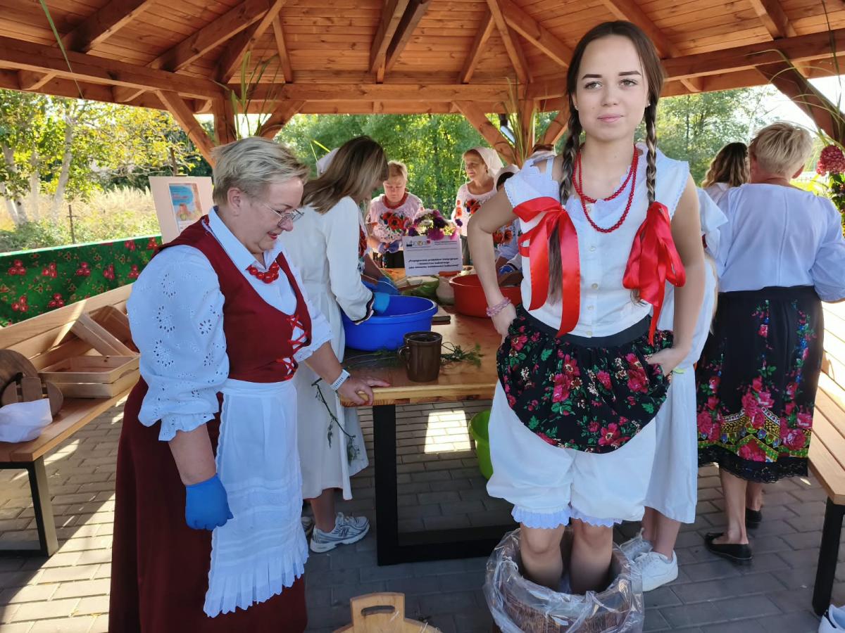 Warsztaty kiszenia kapusty w Rychłocicach - zdjecie 16.