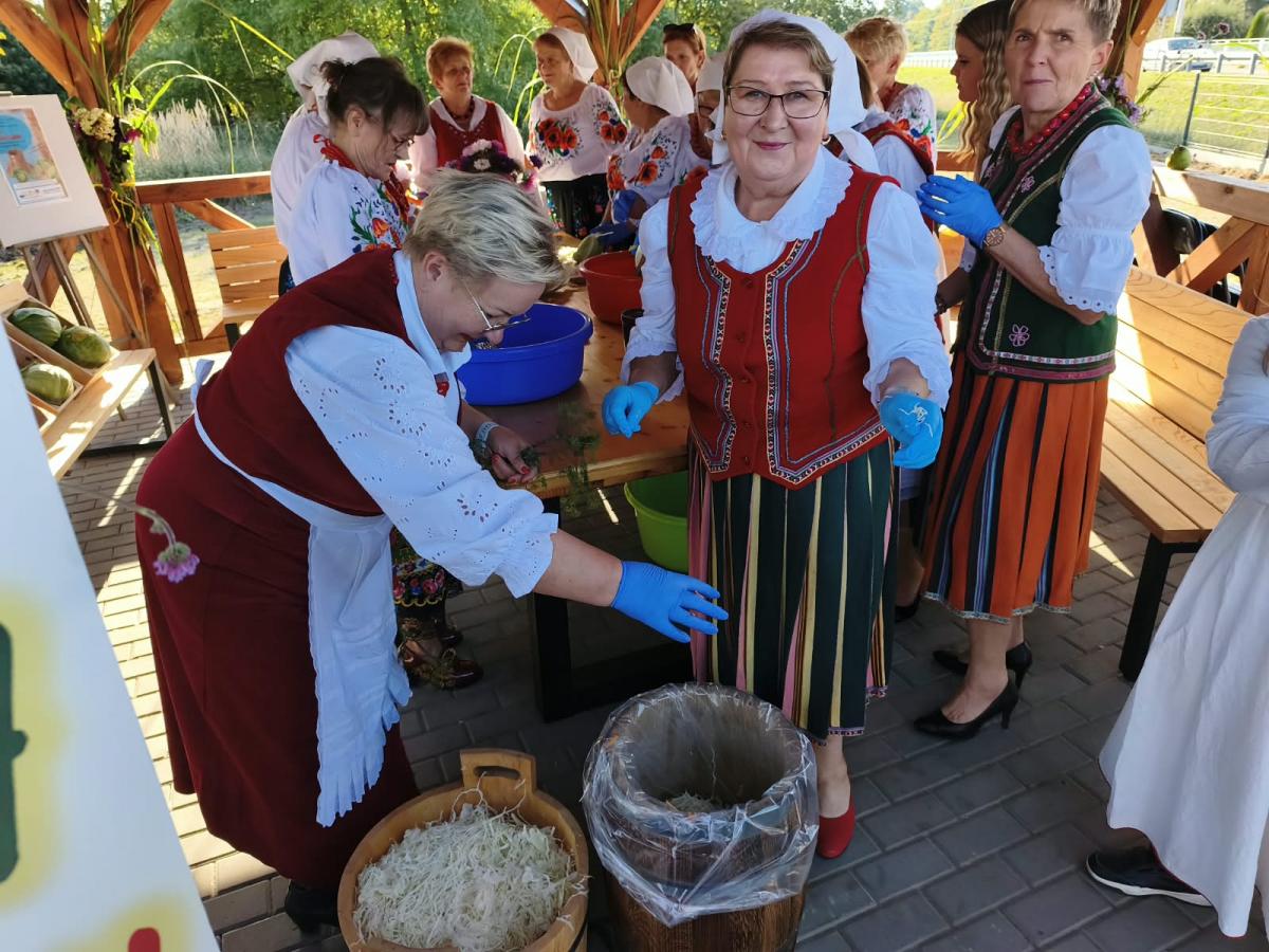 Warsztaty kiszenia kapusty w Rychłocicach - zdjecie 20.