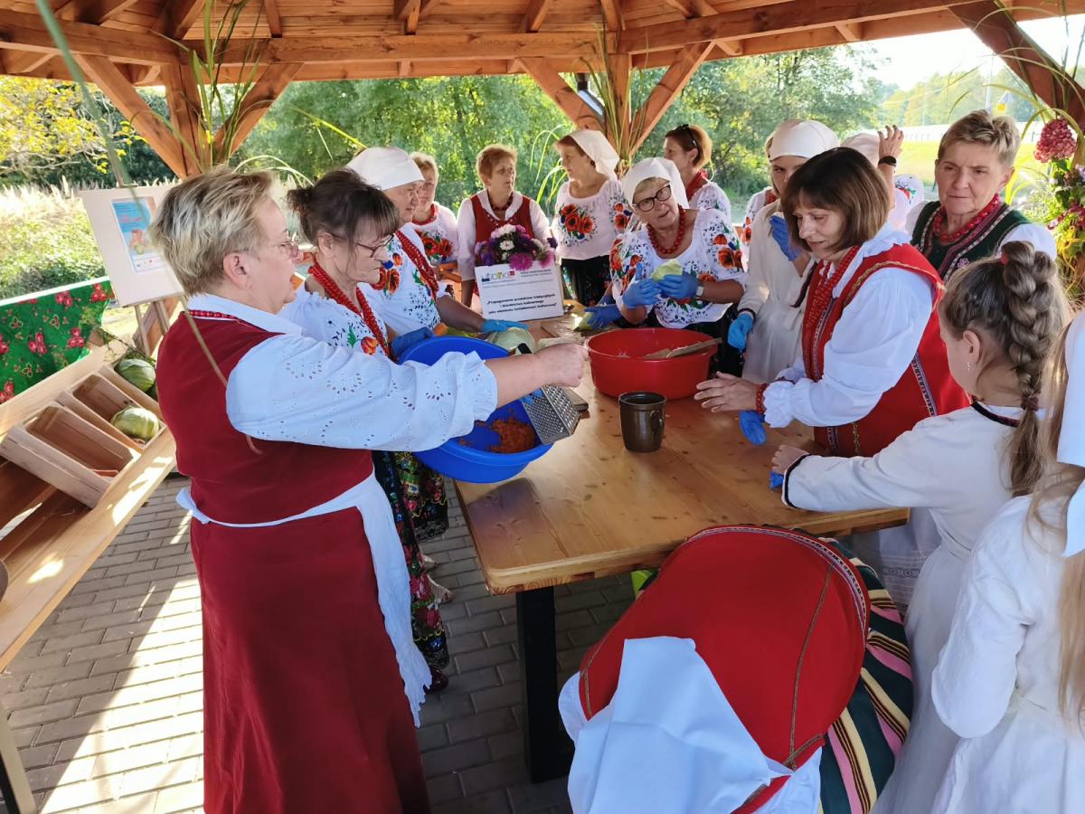 Warsztaty kiszenia kapusty w Rychłocicach - zdjecie 23.