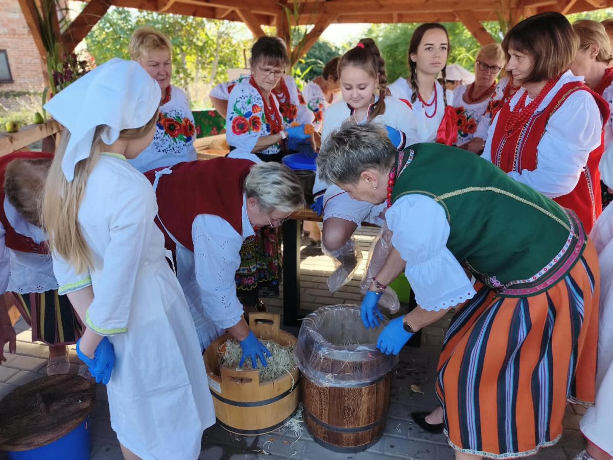 Warsztaty kiszenia kapusty w Rychłocicach - zdjecie 34.