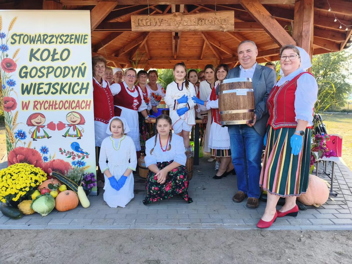 Warsztaty kiszenia kapusty w Rychłocicach - zdjecie 44.