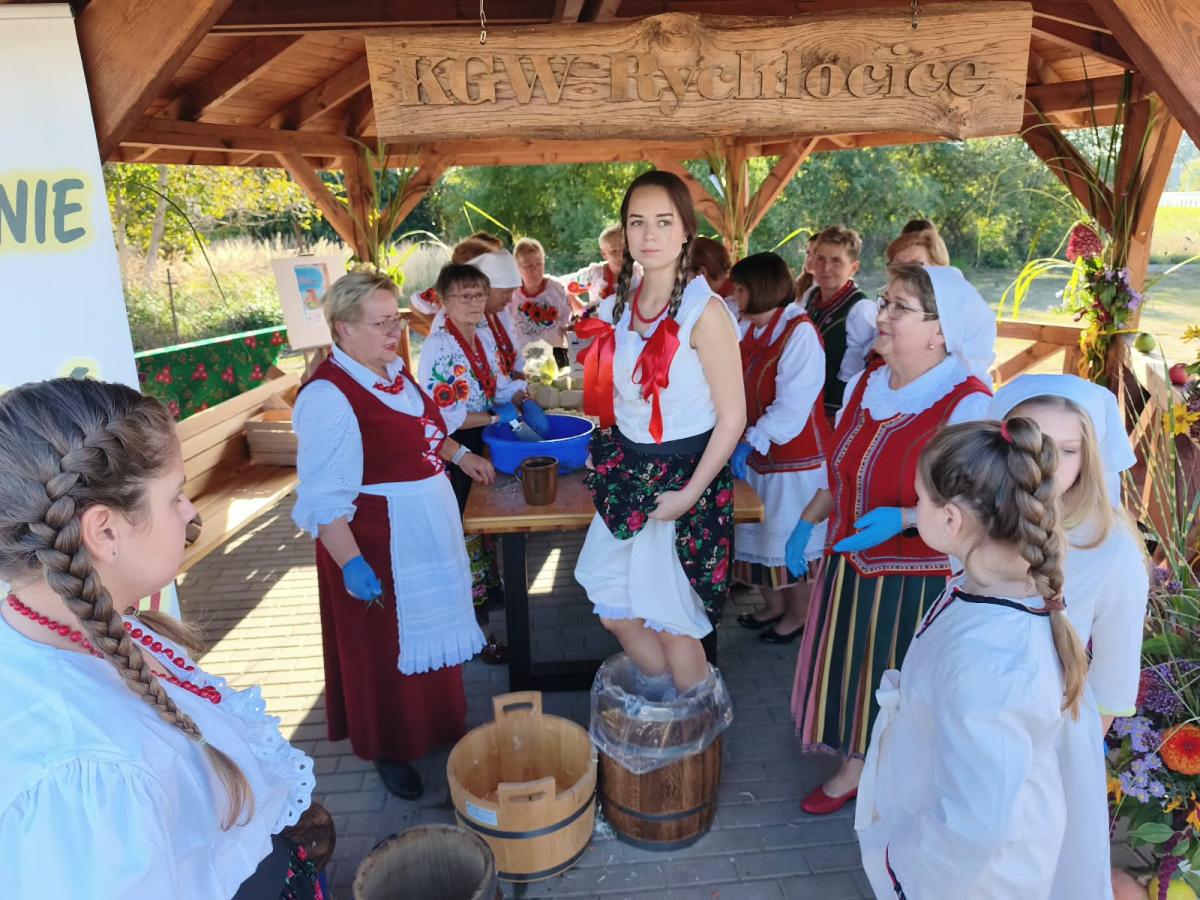 Warsztaty kiszenia kapusty w Rychłocicach - zdjecie 46.