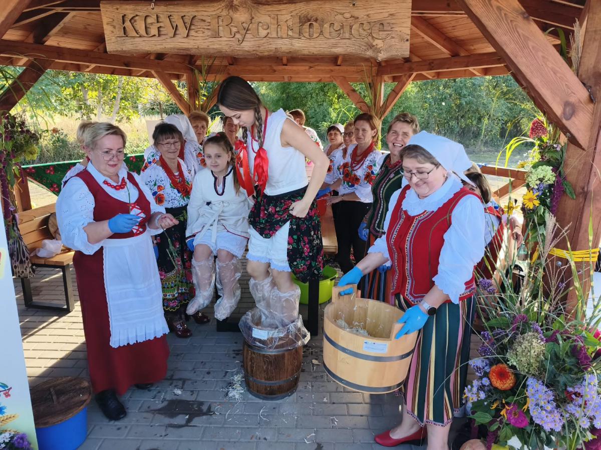 Warsztaty kiszenia kapusty w Rychłocicach - zdjecie 48.