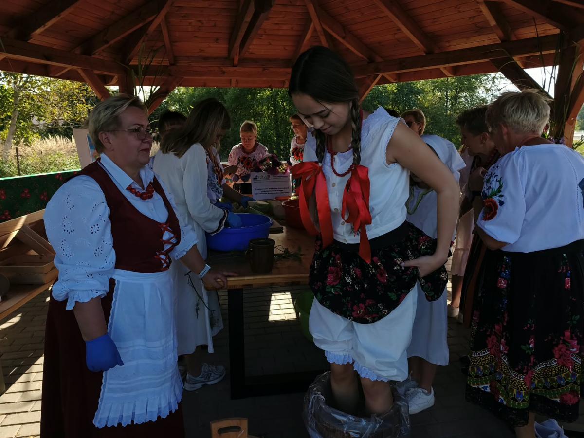 Warsztaty kiszenia kapusty w Rychłocicach - zdjecie 49.