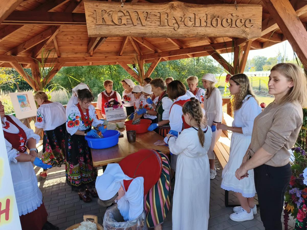 Warsztaty kiszenia kapusty w Rychłocicach - zdjecie 58.