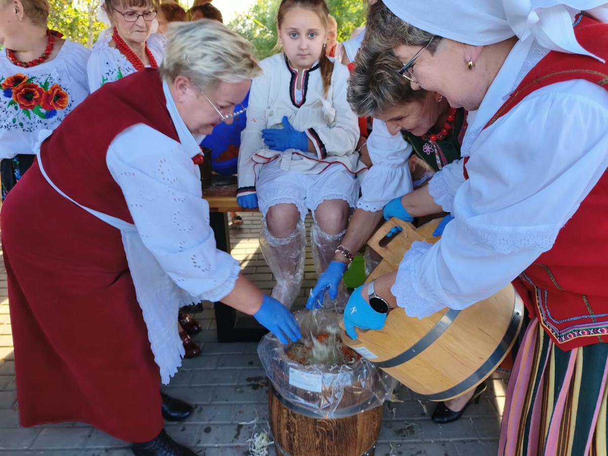 Warsztaty kiszenia kapusty w Rychłocicach - zdjecie 59.