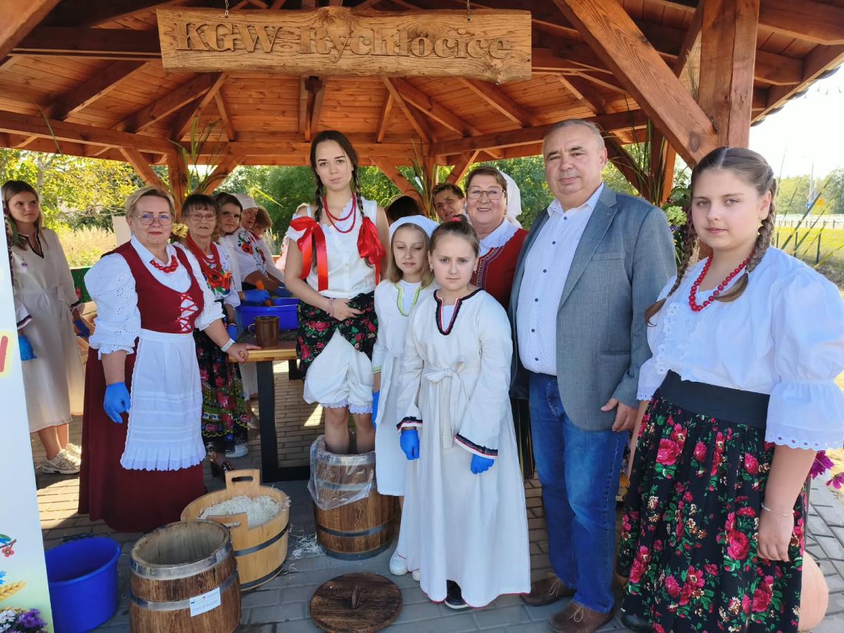 Warsztaty kiszenia kapusty w Rychłocicach - zdjecie 61.