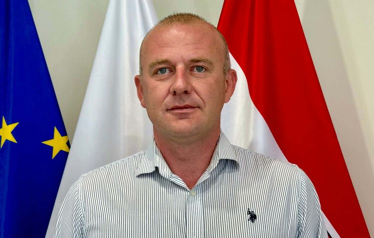 Jak seniorzy mogą bronić się przed dezinformacją i internetowymi oszustwami? — zdjęcie 1.
