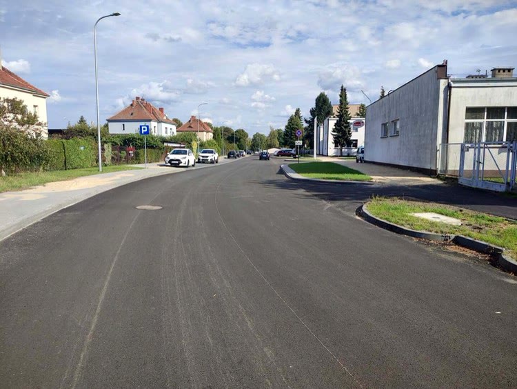 Ulica Kolejowa w Wieluniu na finiszu. Droga jest już w pełni przejezdna — zdjęcie 1.