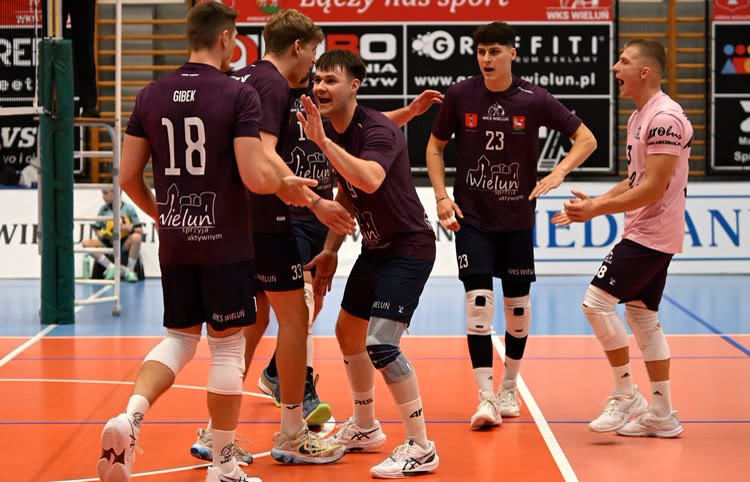 Przed siatkarzami WKS Wieluń seria trzech meczów wyjazdowych — zdjęcie 1.