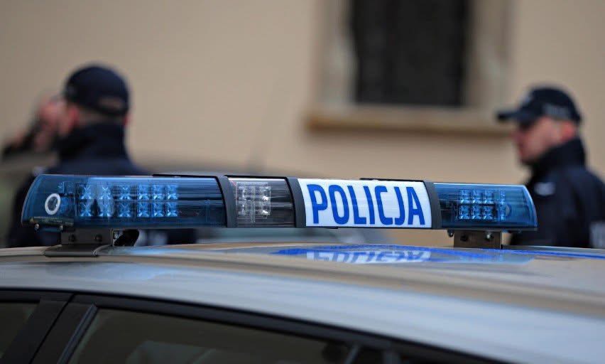 Materiał fotograficzny do informacji o interwencji wobec 15-latka poruszającego się hulajnogą w Wieluniu.