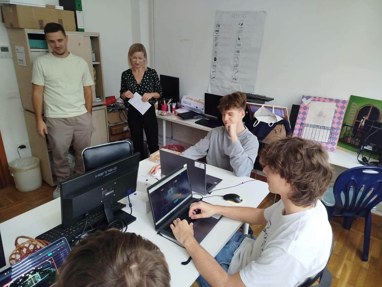 Zajęcia uczniów ZS nr 3 w ramach praktyk zawodowych we Włoszech.